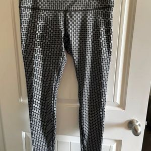 Lululemon black/white leggings sz leggings sz 10